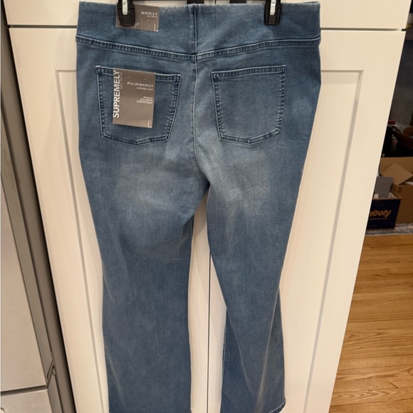 Soft Surrounding, Classic Blue Women's Pull-on Jeans, Large - Picture 8 of 15